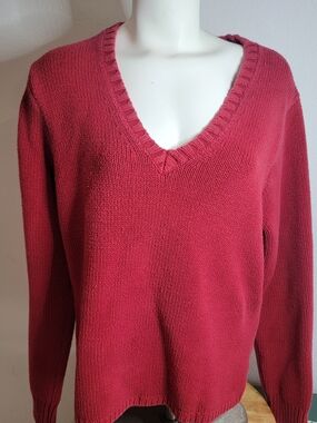 GAP XL Women’s V-Neck Sweater in Deep Rose
